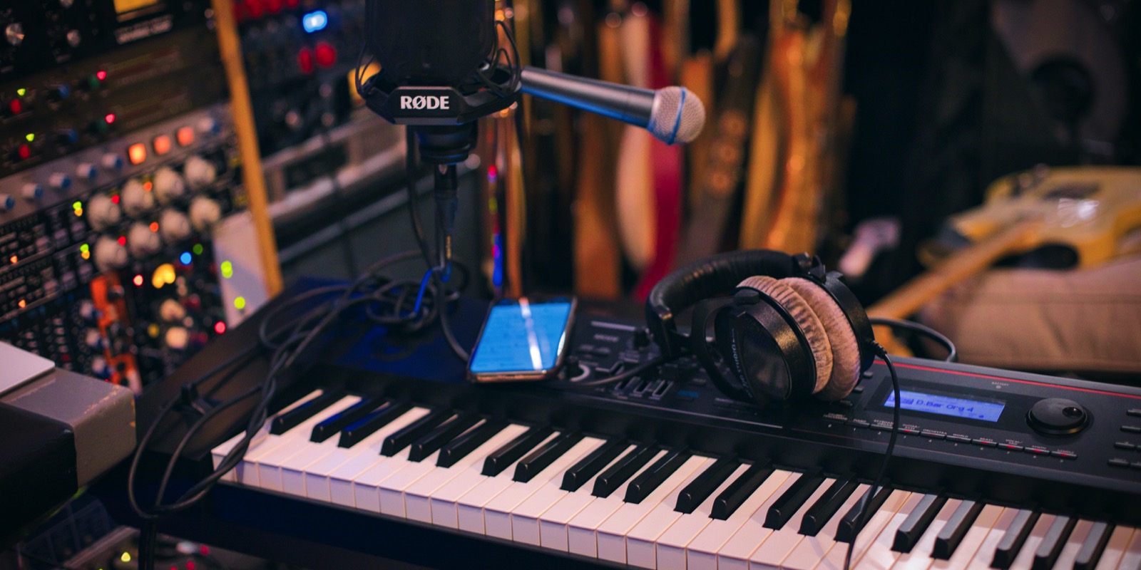 Best Headphones for Mixing & Mastering